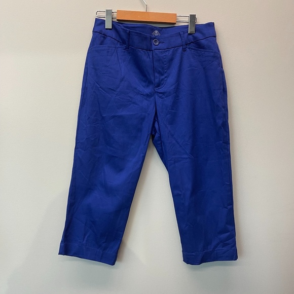 St. John's Women's Capri Pants - Picture 2 of 6
